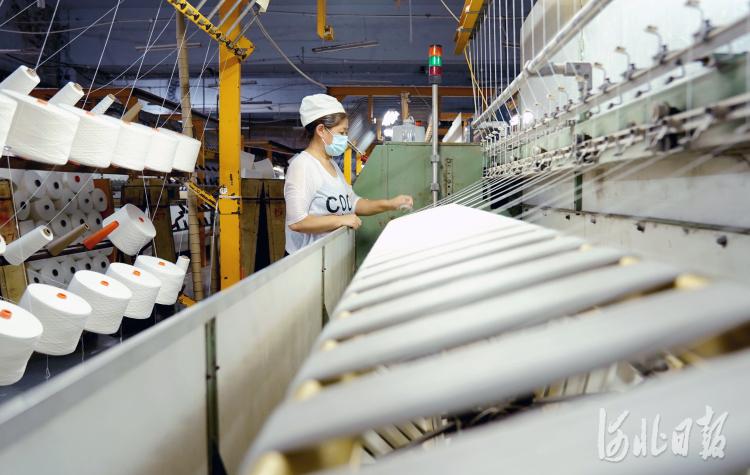 河北巨鹿:纺织企业赶制订单生产忙